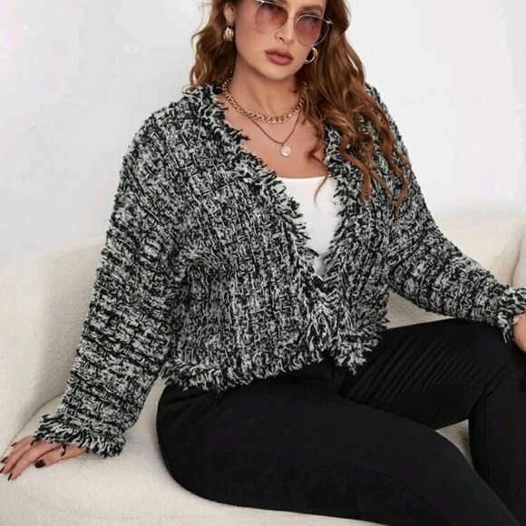 Plus Plaid Pattern Distressed Drop Shoulder Cardigan - Picture 3 of 7